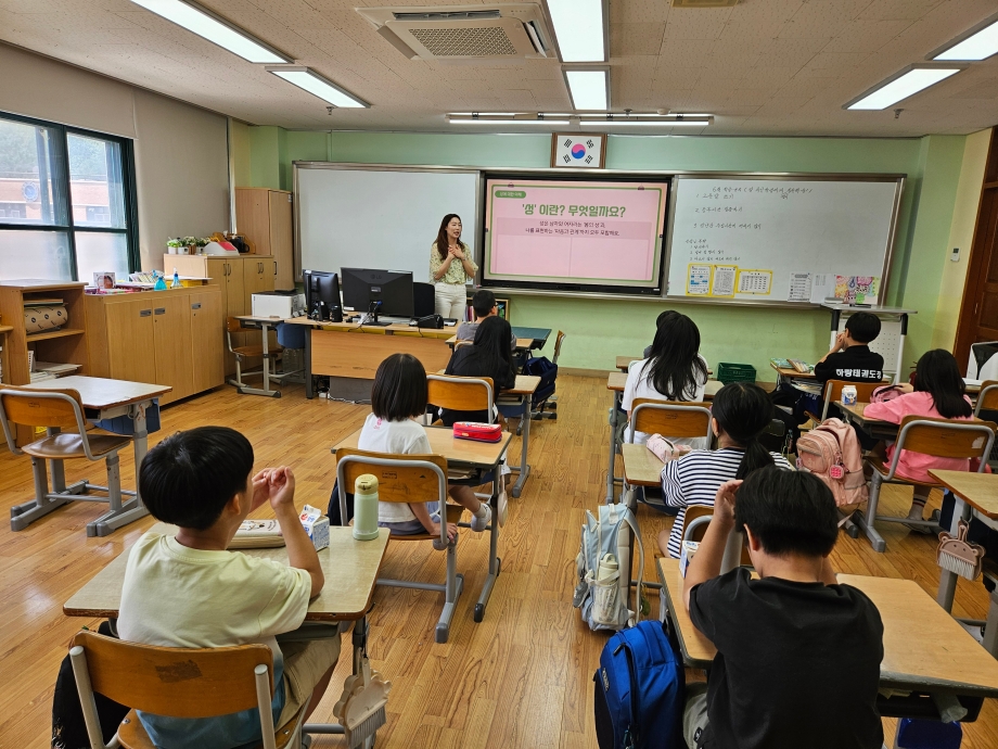 6월 금암초등학교 찾아가는 성폭력 예방교육 운영 이미지